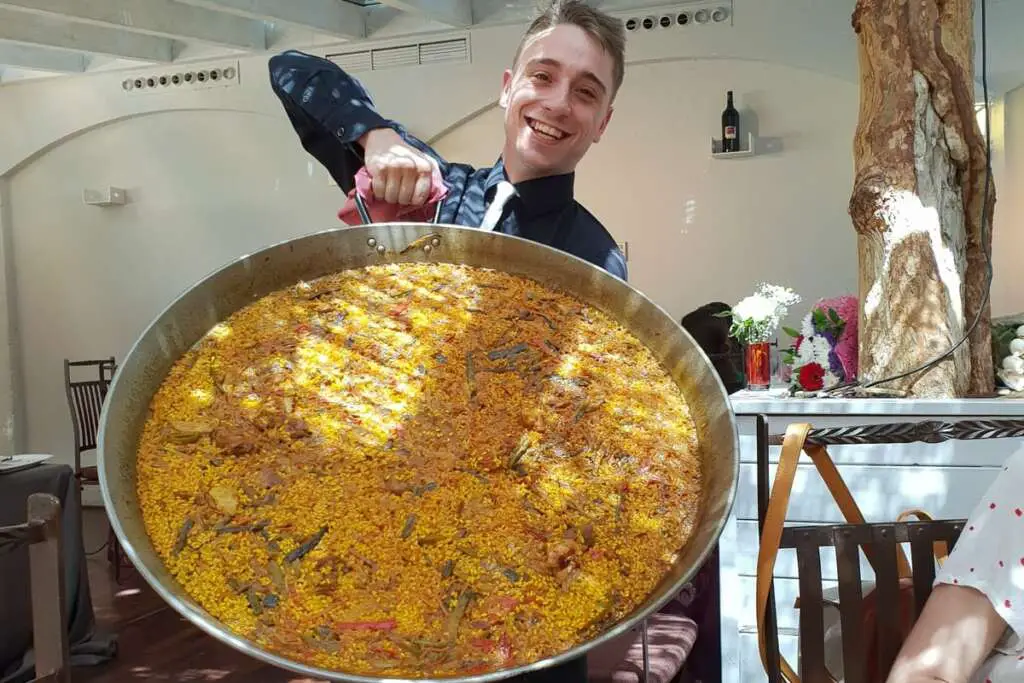 Is Paella Rice Supposed To Be Crunchy?